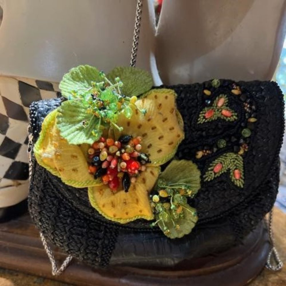 Mary Frances Excellent Condition Floral Flowers Removable Chain Strap 8W 6H 2D